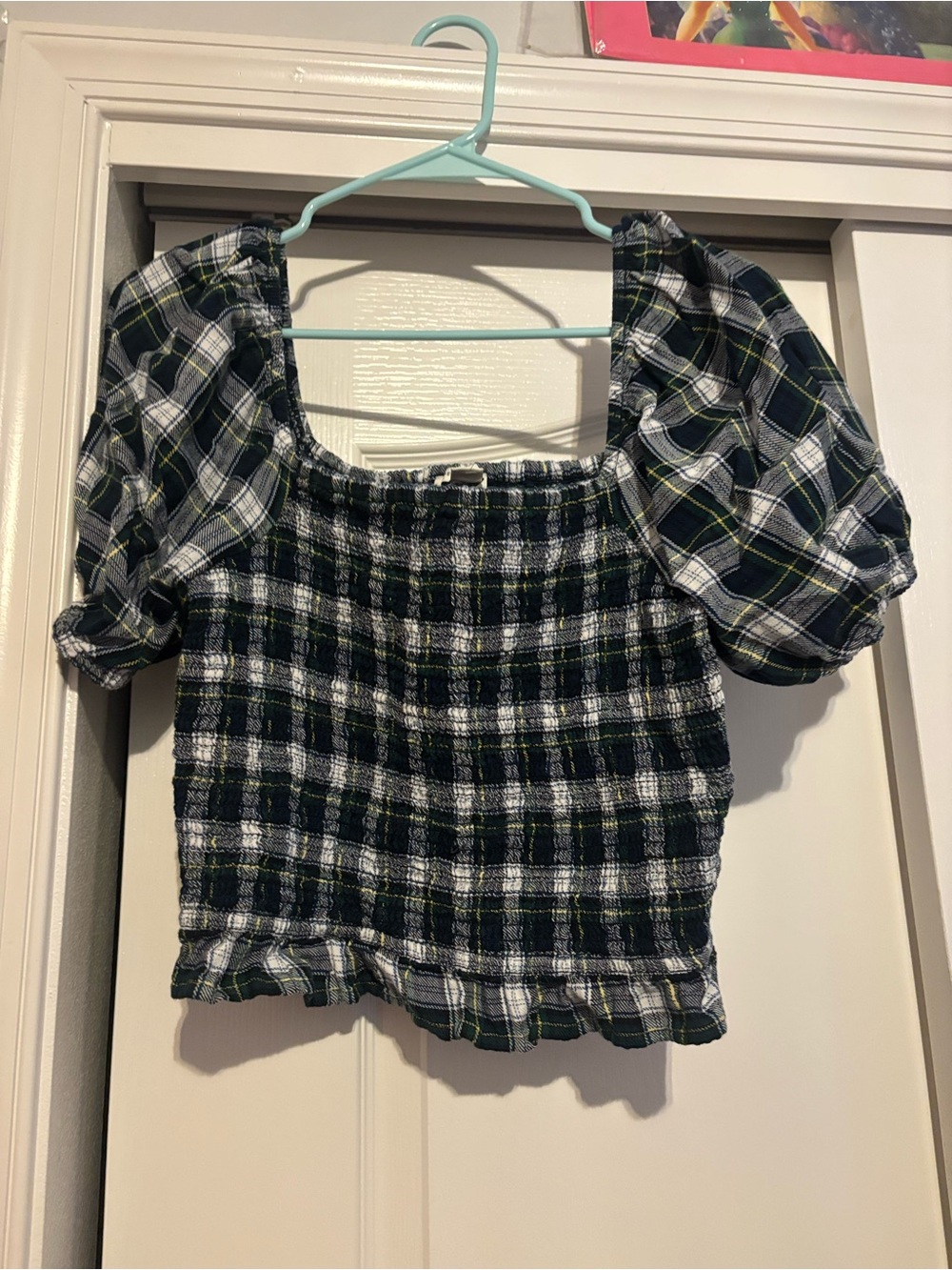aerie Black, White and Green Plaid Puff-Sleeve Crop Top